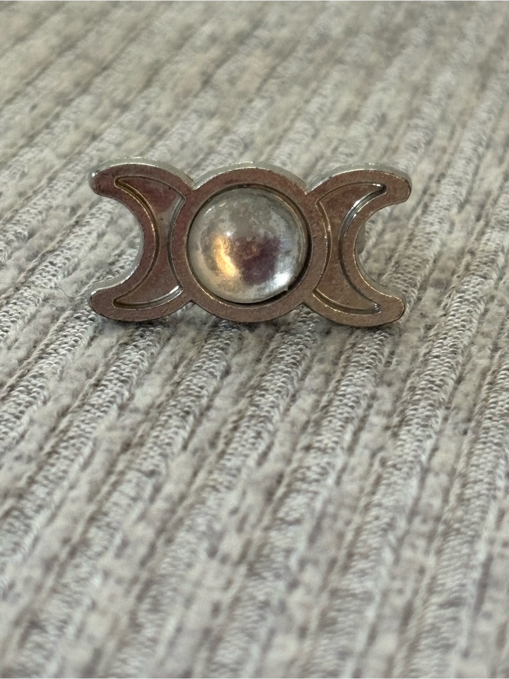 Vintage adjustable size 8 silver tone triple moon goddess ring